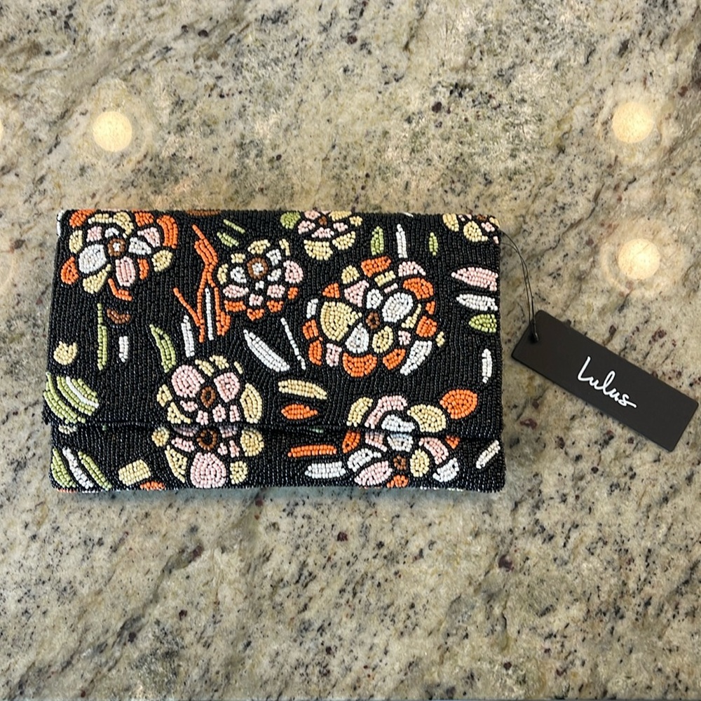 NWT Lulu’s Floral Beaded Magnetic Clasp Clutch Purse with Silver Shoulder Strap